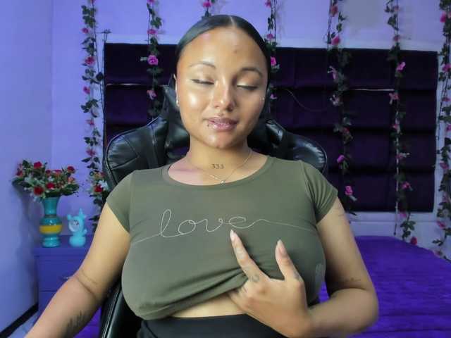 sweelanna live cam on BongaCams