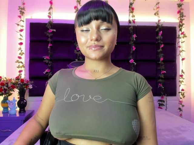 sweelanna live cam on BongaCams