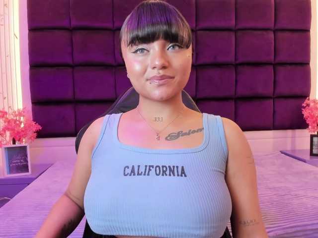 sweelanna live cam on BongaCams