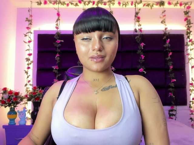 sweelanna live cam on BongaCams