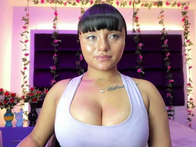 sweelanna live cam on BongaCams