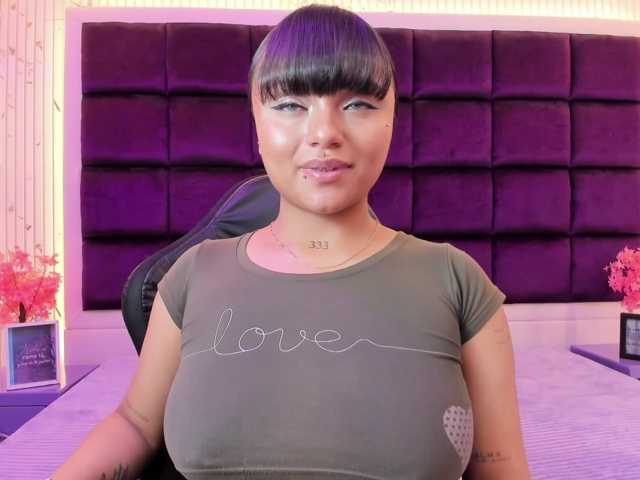 sweelanna live cam on BongaCams