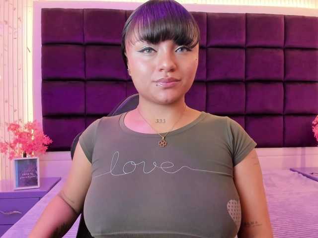 sweelanna live cam on BongaCams