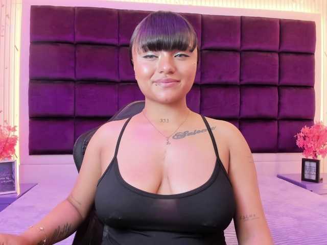 sweelanna live cam on BongaCams