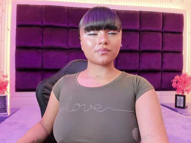 sweelanna live cam on BongaCams