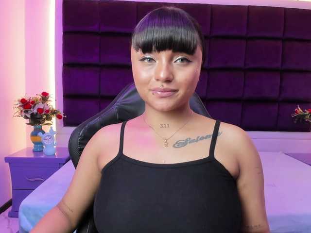 sweelanna live cam on BongaCams