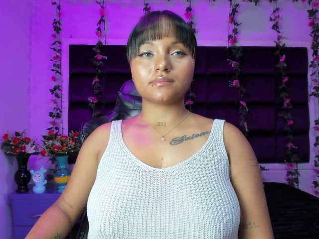 sweelanna live cam on BongaCams