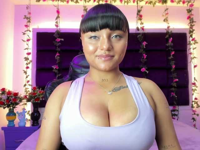 sweelanna live cam on BongaCams