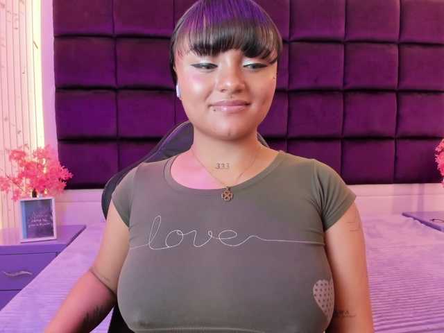 sweelanna live cam on BongaCams