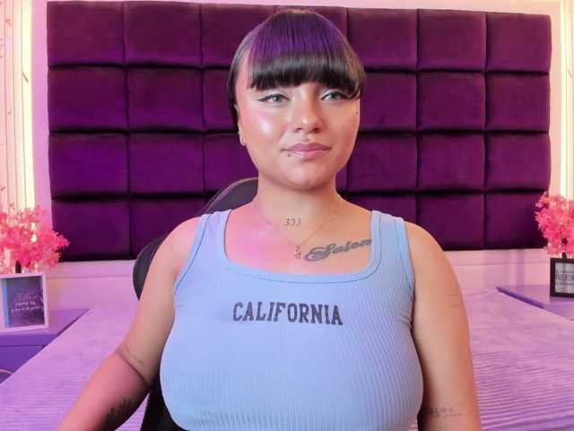 sweelanna live cam on BongaCams
