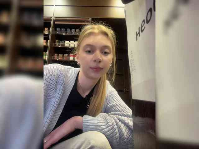 Nellie-Lolly webcam