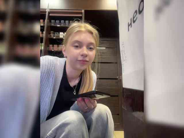 Nellie-Lolly webcam