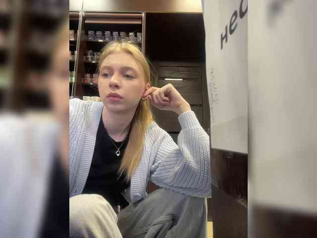 Nellie-Lolly webcam