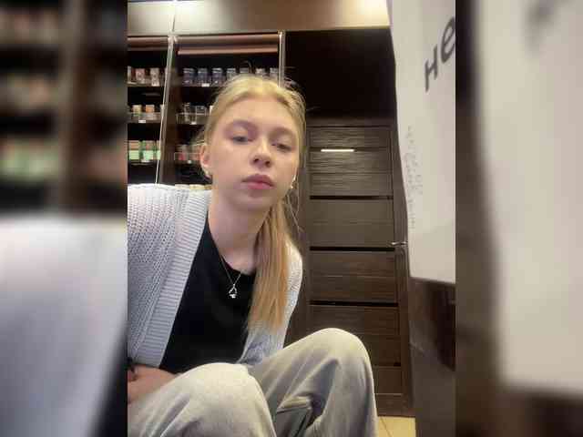 Nellie-Lolly webcam