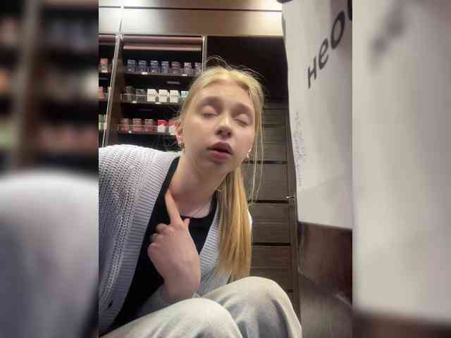 Nellie-Lolly webcam