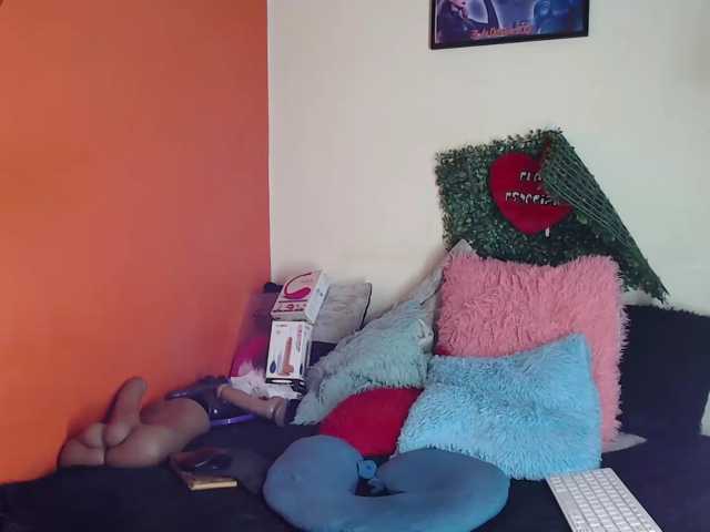 Melanie-Foxx live cam on BongaCams
