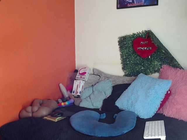 Melanie-Foxx live cam on BongaCams