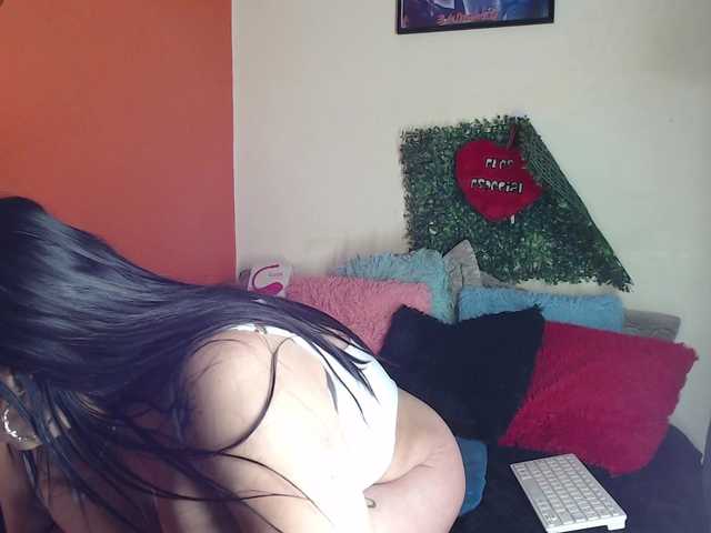 Melanie-Foxx live cam on BongaCams
