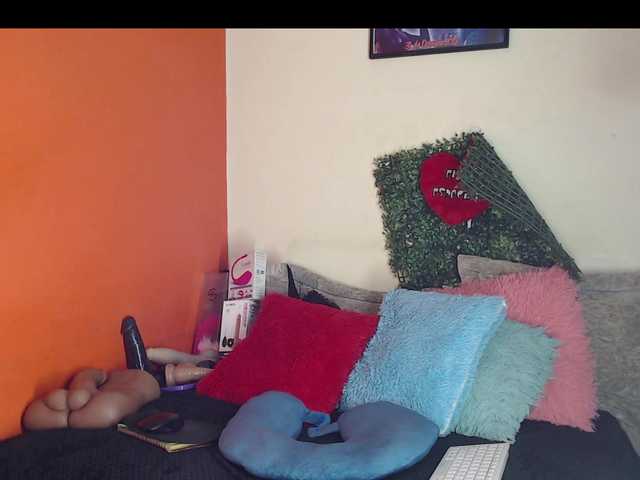 Melanie-Foxx live cam on BongaCams