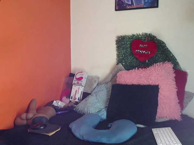 Melanie-Foxx, en vivo ahora en BongaCams