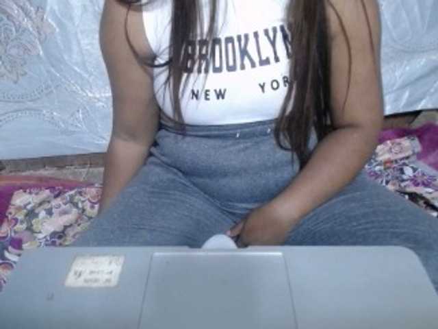 jenniella live cam on BongaCams