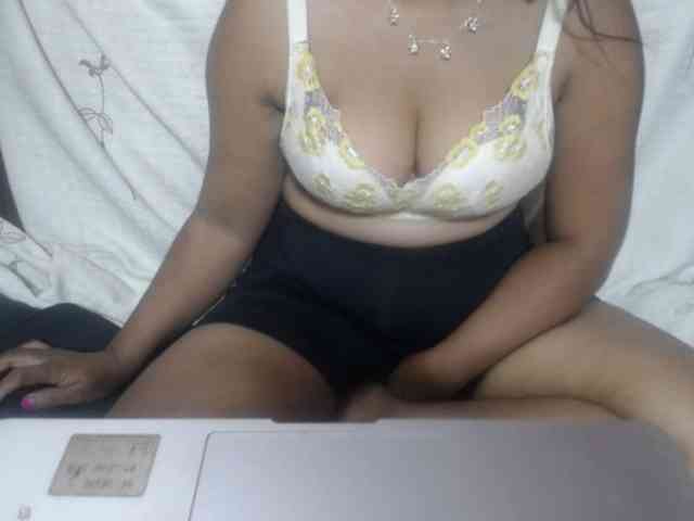 jenniella webcam