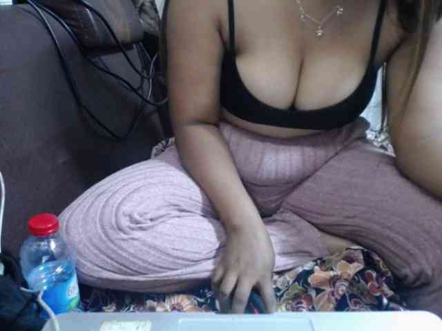jenniella webcam
