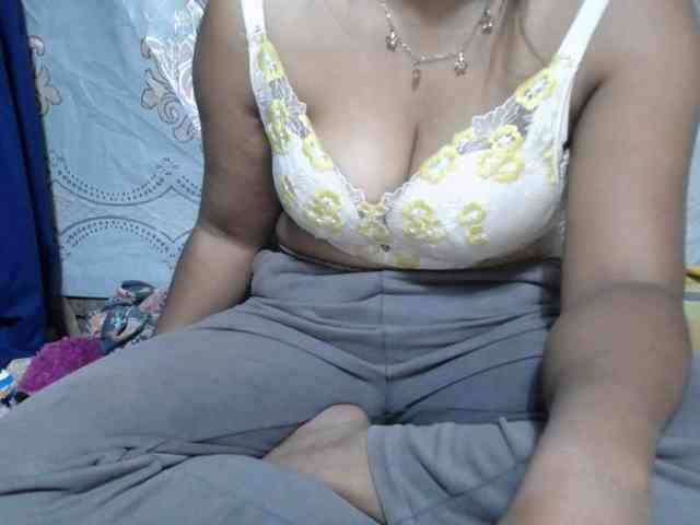 jenniella Live Webcam on BongaCams