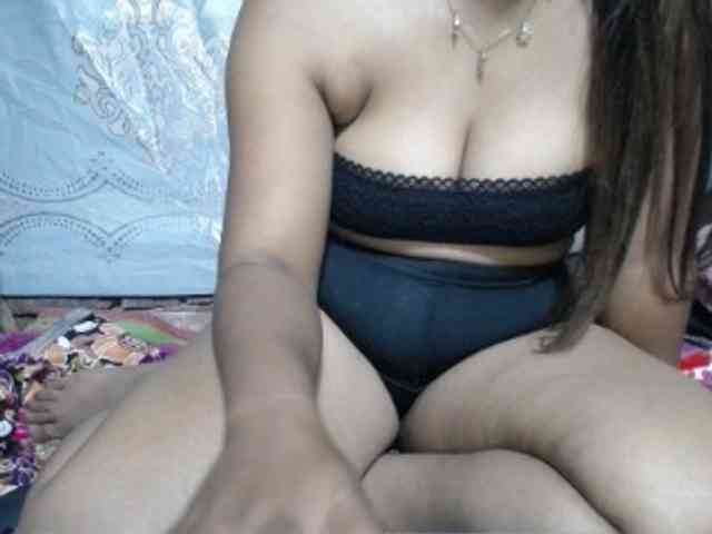 jenniella Live Webcam on BongaCams