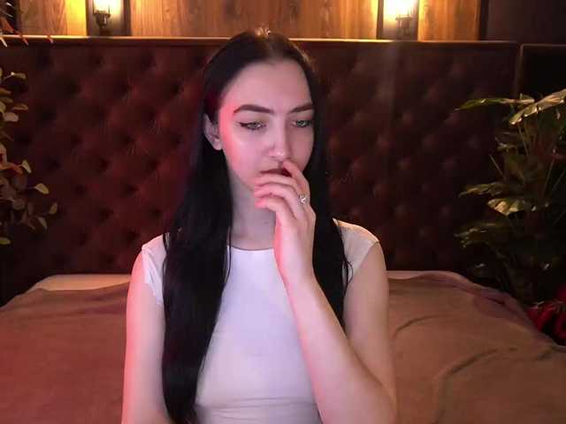 WildKittenX live cam