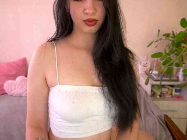 WildKittenX webcam