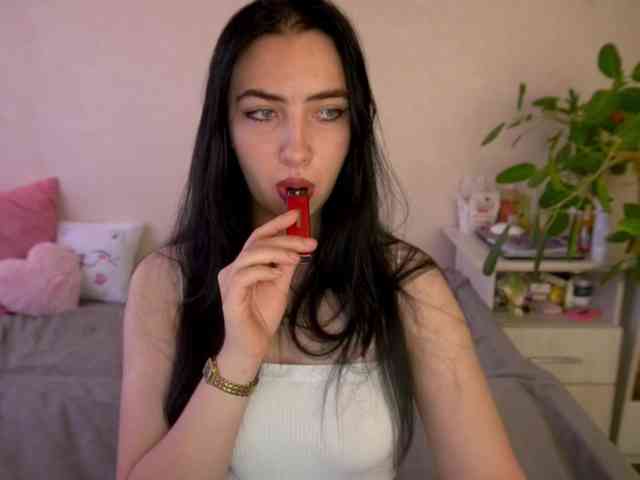 WildKittenX webcam