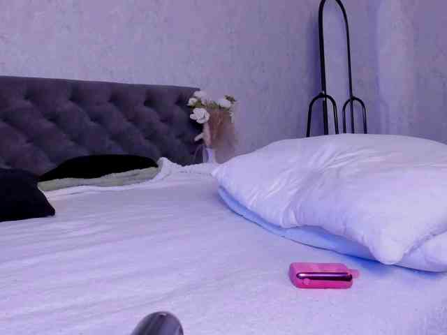 Mariel-Brown webcam