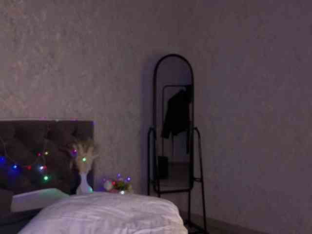 Mariel-Brown webcam