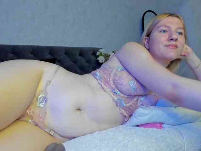 Mariel-Brown webcam