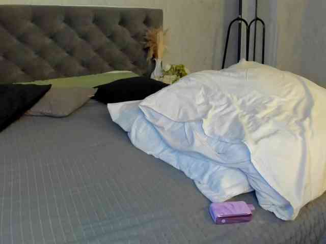 Mariel-Brown webcam