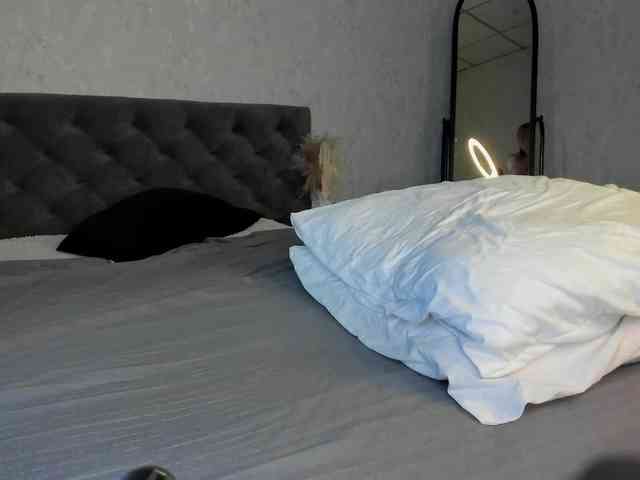 Mariel-Brown webcam
