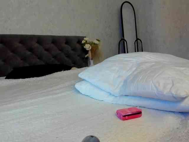 Mariel-Brown webcam
