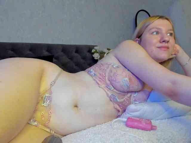 Mariel-Brown webcam