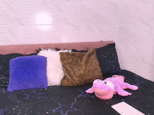 Candyb live webcam show