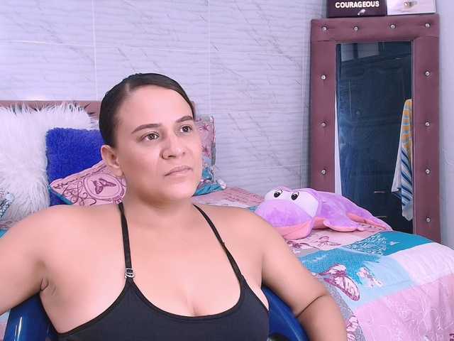 Candyb live cam on BongaCams