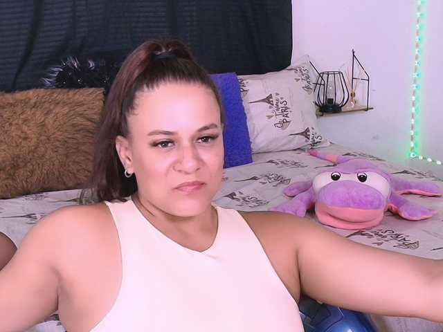 Candyb live cam preview