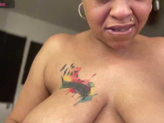 CocaNutt live webcam show