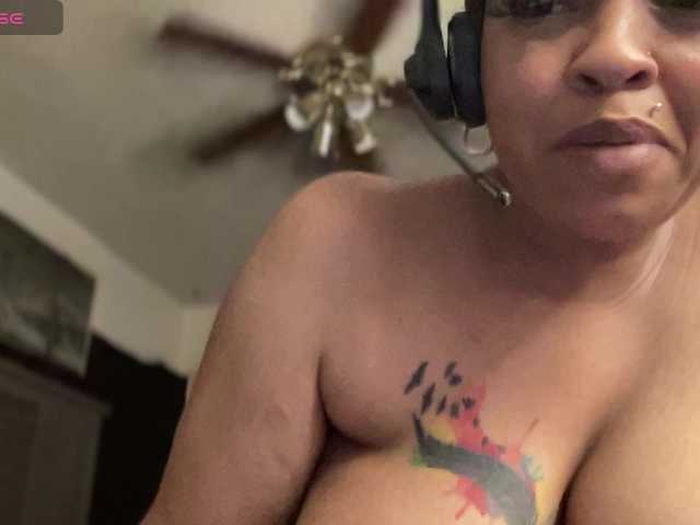 CocaNutt live webcam show