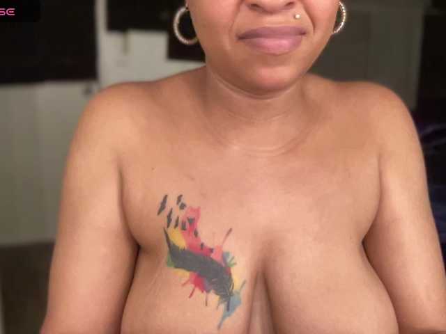 CocaNutt live webcam show