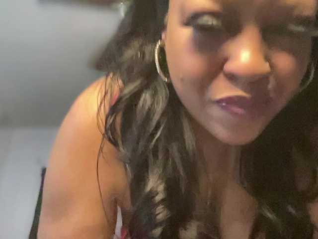 CocaNutt's BongaCams show and profile