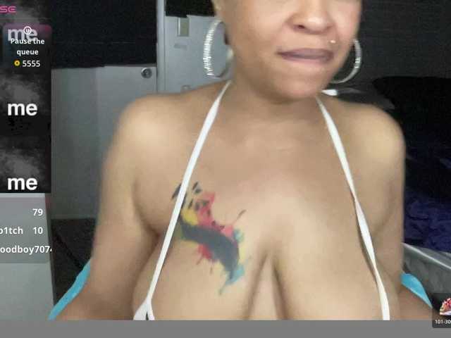CocaNutt live cam on BongaCams