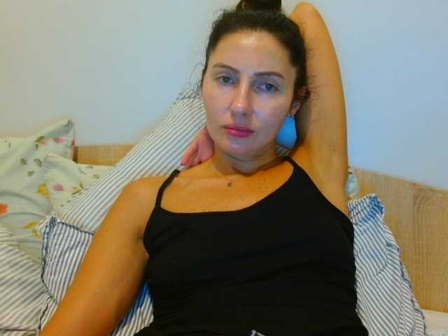 Irina9793 live cam on BongaCams