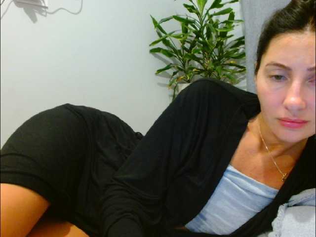 Irina9793 live cam on BongaCams