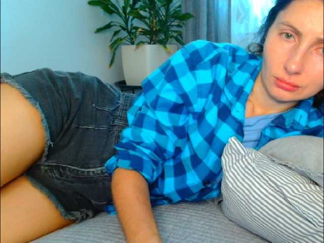 Irina9793 live cam on BongaCams